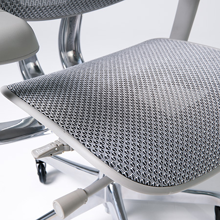 Seat cushion view on an Ergohuman 2 Luxury Platinum ergonomic office chair in space grey