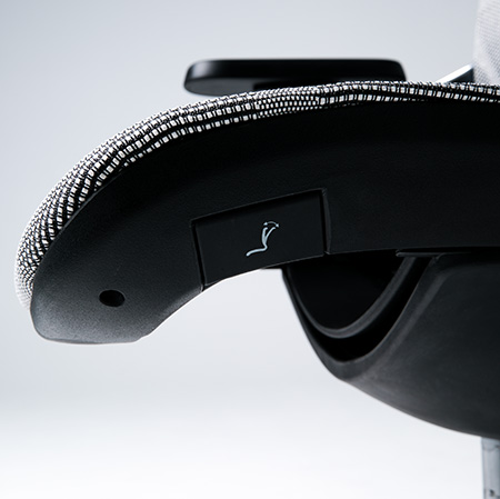 Seat and controls of Skate compact ergonomic office chair